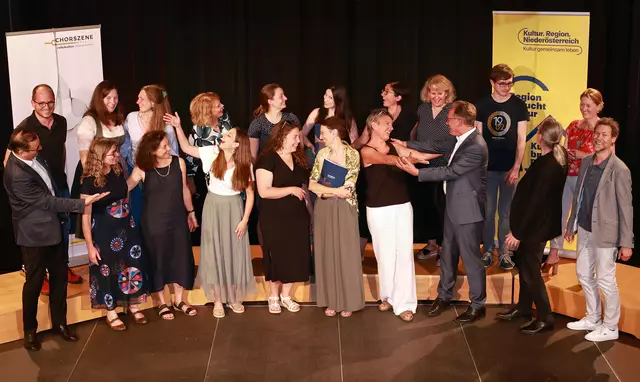 Freude und Gratulationen bei der Abschlussklasse der Kinder- und Jugendchorleiter | Foto: Karin Böhm
