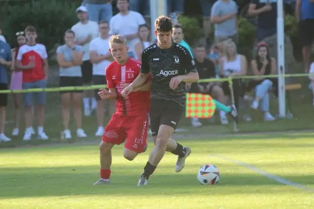 UWK-Goalgetter Yannic Haslinger (rechts) ging in der Relegation leer aus. | Foto: MeinBezirk