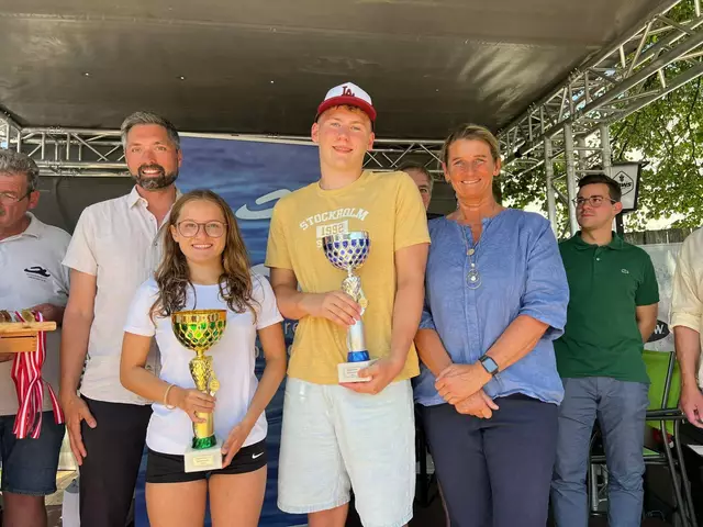 Die Vöcklabrucker Stadtmeister 2025
v. l. n. r.: Bürgermeister Peter Schobesberger, Stadtmeisterin Pia Part, Stadtmeister Herbert Motz, Sportreferentin Tanja Grander