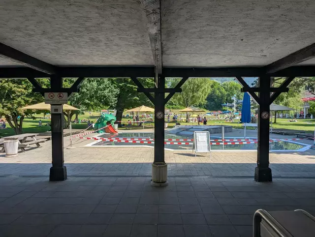 Das Babybecken im südlichen Bereich des Haller Schwimmbads blieb wegen eines Rohrbruchs über das heiße Wochenende gesperrt. | Foto: Zass