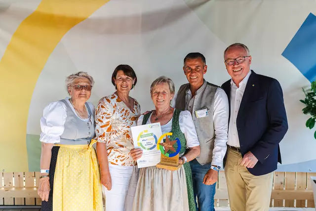 Monika Blitzinger aus Langenzersdorf, Matthias Edelbauer aus Hausleiten, Ingeborg Lederbauer aus Niederhollabrunn, Rosa Schwarz aus Enzersfeld im Weinviertel, Gerald Strasser aus Großmugl wurden geehrt. Hier Rosa Schwarz | Foto: Benjamin Wald