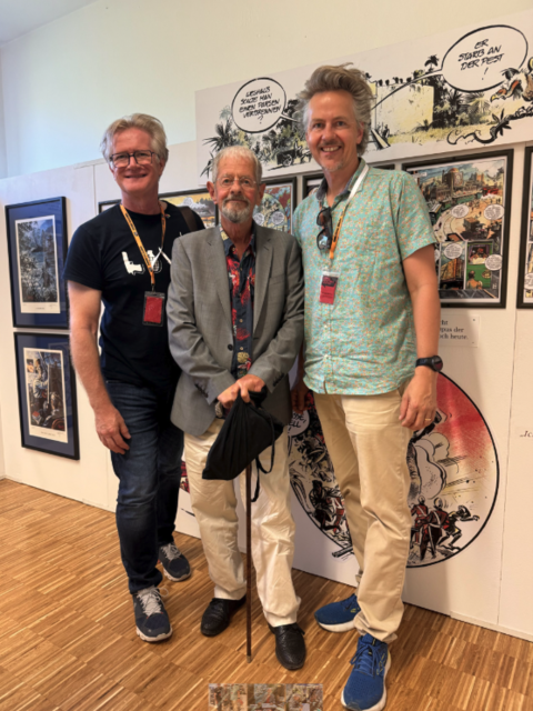 Hermann Mauritsch (Referent für Kultur, Kunst u. Stadtmarketing), Künstler Chris Scheuer und Kulturreferent Georg Gratzer waren gemeinsam in München auf der Messe. | Foto: zVg