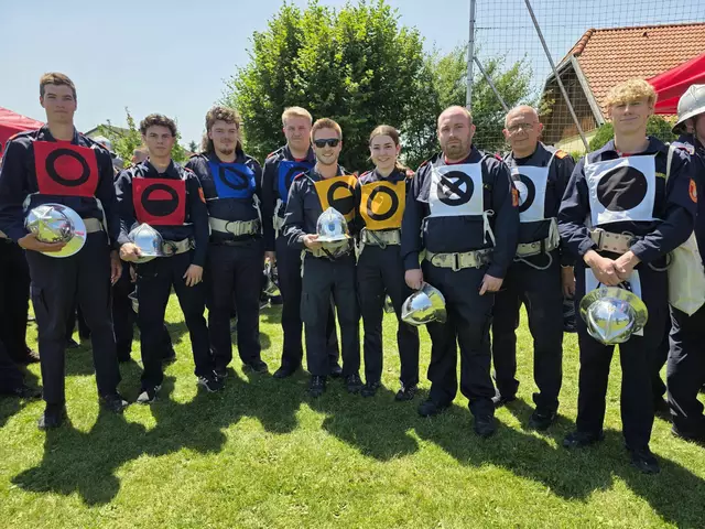 Die Feuerwehren Behamberg und Vestenthal beim Bewerb. | Foto: Wolfgang Zarl