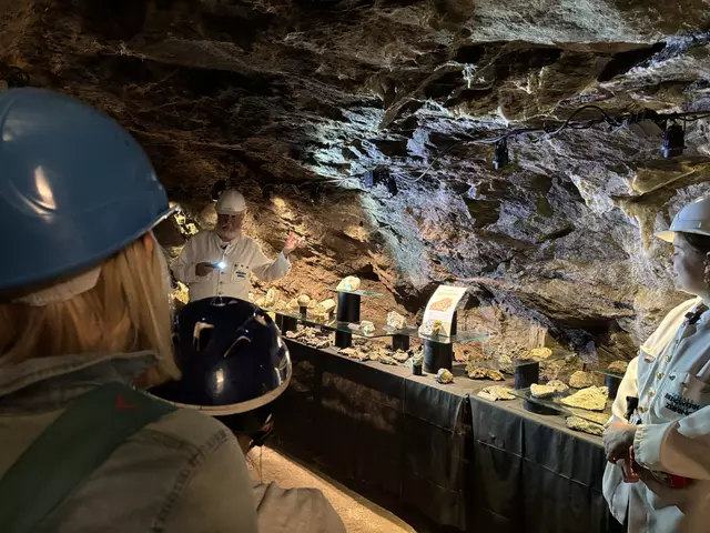 Im Berg gibt es auch Einblicke in die Mineralienwelt. | Foto: MeinBezirk