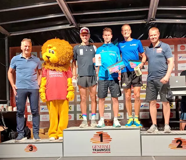 Christian Slawiczek vom TSV St. Georgen triumphiert mit rund zwei(!) Minuten Vorsprung auf seine Verfolger Markus Schreiner und Wolfgang Klinger. | Foto: Christoph Stadler