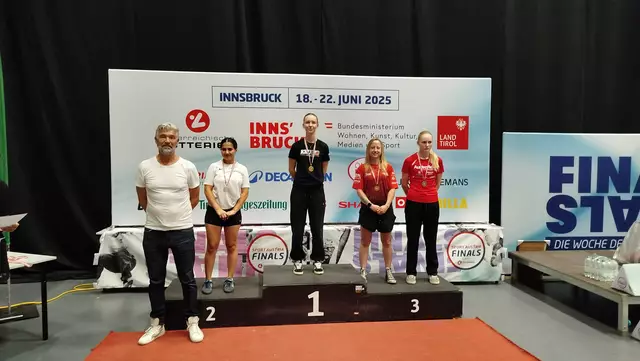 Auch Jasmin Kernbauer (2.v.r.) holte zwei Medaillen. | Foto: ASKÖ Kickbox-Club Leibnitz