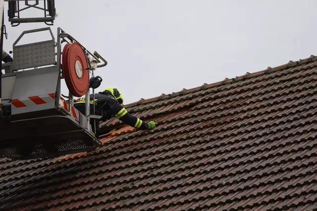 Kaputtes Stadldach in Gunskirchen. | Foto: laumat.at