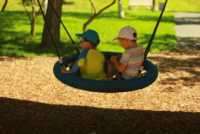 Mit dem Beginn der Sommerferien stellt sich für viele steirische Familien erneut die Frage: Wer betreut die Kinder in den kommenden neun Wochen? | Foto: Unsplash/ Rashid Sadykov