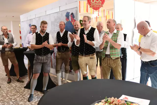 Viele Mitglieder der Villacher Bauerngman waren auch vor Ort. | Foto: MeinBezirk.at