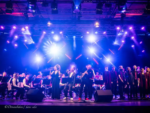 Die Stadtkapelle Tulln mit Solisten und Chor. | Foto: Hans Eder / Donaubühne Tulln