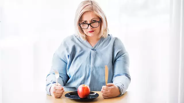 Hungern und Verzicht machen nicht schlank – nur frustriert. Abnehmen geht auch genussvoll, gesund und nachhaltig!
