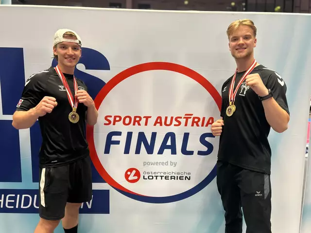 Marco und Kevin Masser (v.l.) kamen mit jeweils zwei Goldmedaillen von den Sport Austria Finals zurück. | Foto: Kickbox Union Wies
