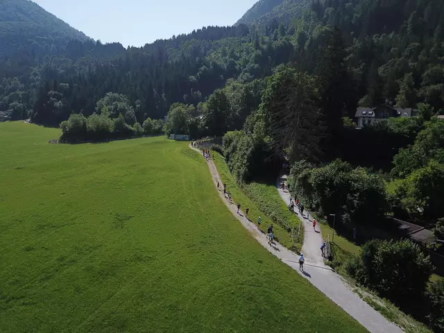 Zu bewältigen galt es eine rund drei Kilometer lange Strecke. | Foto: Martin Sonderegger