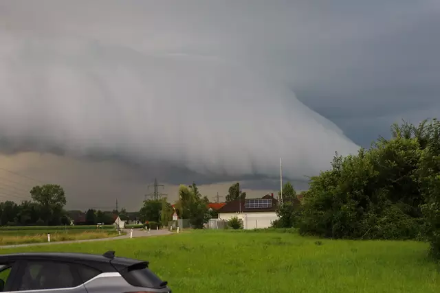 Die schwere Unwetterfront über Wels-Land. | Foto: laumat.at