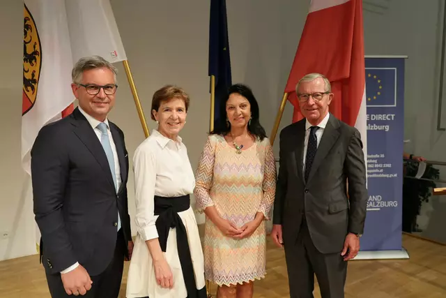  Im Bild v.l. EU-Kommissar Magnus Brunner, Landtagspräsidentin Brigitta Pallauf, Organisatorin Gritlind Kettl (EUROPE DIRECT), Landeshauptmann Wilfried Haslauer. | Foto: Land Salzburg/Franz Neumayr