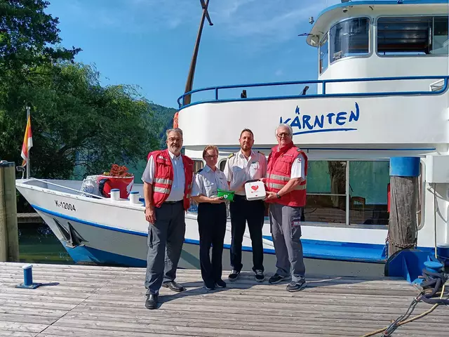 v.l.n.r.: EH-Lehrbeauftragter Markus Schmidl, Alice Faschauner, Geschäftsführerin Millstätter Schifffahrt, Michael Schober, Kapitän Millstätter Schifffahrt und Bezirksausbildungsleiter Balthasar Brunner. | Foto: zVg