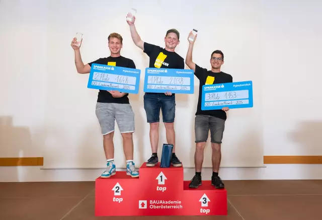 1. Platz Florian Elmecker (Kapl Bau GmbH), 2. Platz Samuel Landl (Wimberger Bau GmbH) und 3. Platz Johannes Watzinger (Spießberger Bau GmbH). | Foto: Röbl