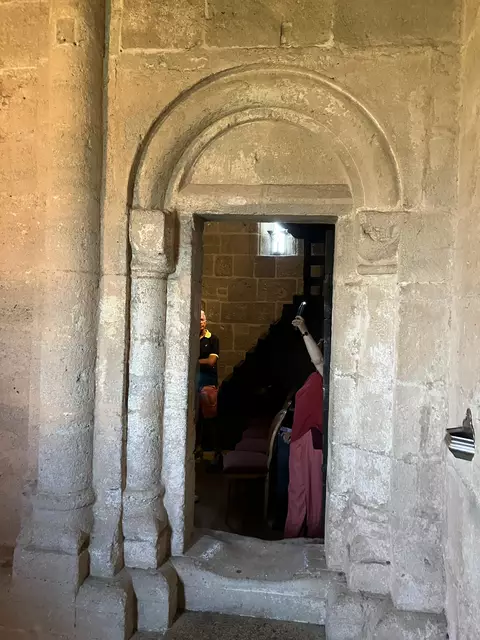 Das Portal zur Kapelle St. Pankratius, einer der ältesten Burgkapellen in Österreich. Romanische Zeit, 12. Jahrhundert | Foto: Gabriela Stockmann