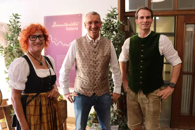 V.l.: Isabella Rauter, Alfred Winkler und Stadtbaumeister Josef Willroider | Foto: MeinBezirk.at