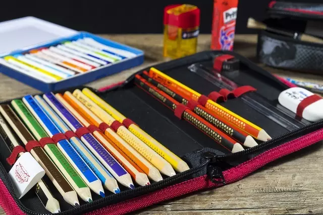 Bis zum 22. August kann man die Schulsachen spenden. (Symbolbild) | Foto: Volkshilfe