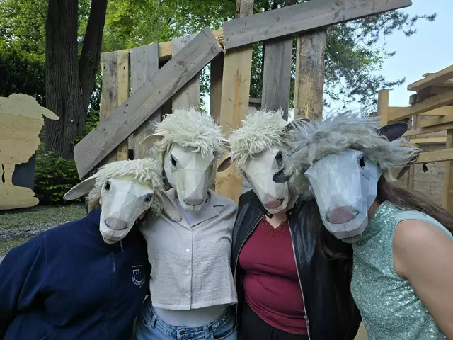 „Wolf, Wolle, Wahnsinn“ verspricht ein unterhaltsames Theatererlebnis mit viel Humor, Ironie und kritischen Blicken auf Gesellschaft und Gier. | Foto: Schlossbergspiele Rattenberg