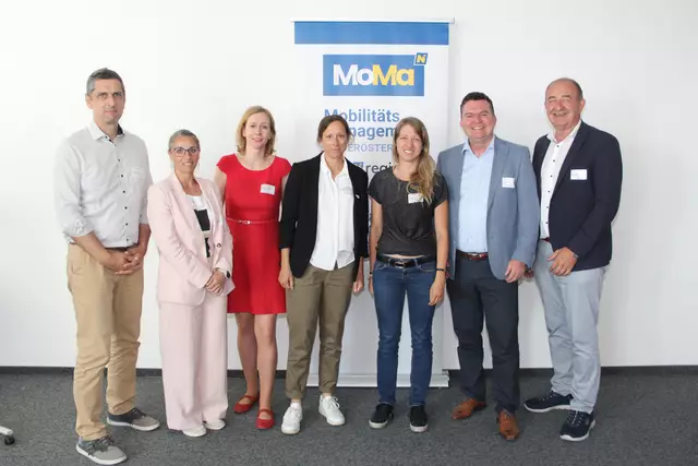 Workshop-Leiter v.l.n.r.

Paul Wutzl, Stephan Mayrhofer (beide Land NÖ), Christian Kräutler (KFV), Waltraud Wagner (NÖ.Regional), Thomas Makrom (BH Mödling), Willi Hellnwein (NÖ ABB), Franz Gausterer (NÖ.Regional) | Foto: NÖ.Regional/ Strahl-Naderer