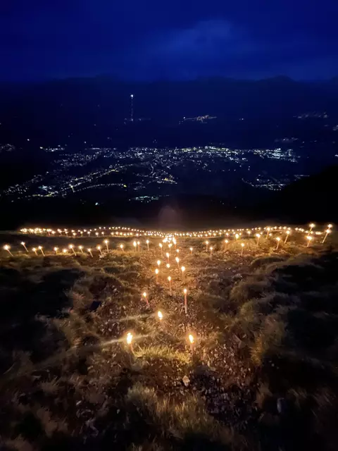 Mit viel Aufwand werden die Herz-Jesu-Feuer umgesetzt. | Foto: Jungbauern Absam