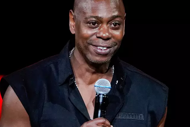 Einer der weltweit bekanntesten Comedians kommt nach Wien: Dave Chappelle. Hier zu sehen bei einem Auftritt im Madison Square Garden in New York.
 | Foto: EDUARDO MUNOZ / REUTERS / picturedesk.com