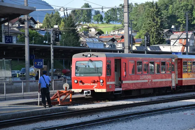 Das Wagenmaterial der ZVB ist ermüdet und muss für 9 bis 10 Mio. jährlich saniert werden.  | Foto: Haun
