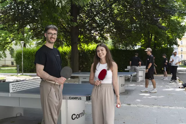 Am Campus der Uni Graz stehen ab sofort drei Tischtennistische kostenlos zur Verfügung. | Foto: Tzivanopoulos