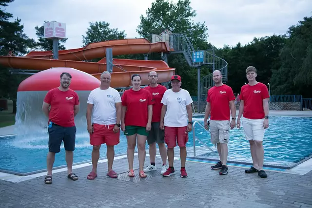 Für einen reibungslosen und sicheren Badebetrieb sorgt ein engagiertes Bademeisterteam unter der Leitung von Hauptbademeister Stefan Schaupp. | Foto: Freibad Eggenburg
