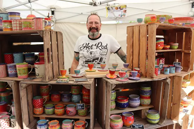 Eine bunte Auswahl an unterschiedlichsten Produkten aus Keramik wird auch heuer wieder an vier Tagen geboten. | Foto: MeinBezirk.at