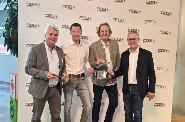 Toni Ferk von Sales Teams &amp; More, Bezirksstellenleiter Innsbruck-Stadt/Land Stefan Wanner, Bezirksstellenobmann Dietmar Hernegger und der Bezirksstellenleiter von Schwaz, Stefan Bletzacher. | Foto: Wirtschaftskammer Tirol