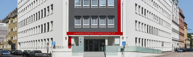 Eingang zum Landesverwaltungsgericht OÖ in der Volksgartenstraße in Linz. | Foto: Walter Spatzek