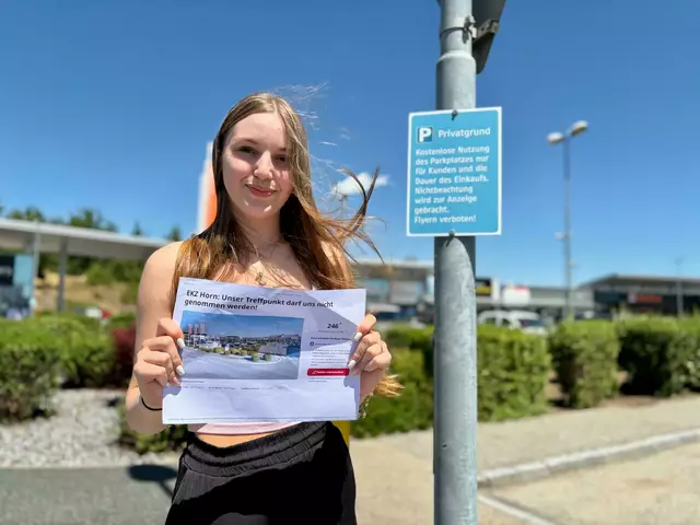 Selina Grundtner-Zögl, die sich mit Jugendlichen gerne im "Shopping Horn" trifft, hat eine Online-Petition gestartet. | Foto: Markus Kahrer