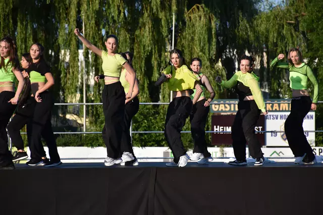 Bewegung und Ausdruck im Einklang – Momente aus der UTT Tanzshow | Foto: Alexandra Goll