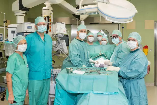 Neben der Erweiterung und den Ausbau der Schilddrüsenchirurgie wird auch künftig die Aufrechterhaltung der Schwerpunkte Brustchirurgie, Koloproktologie, Endoskopie, Varizen sowie Hernienchirurgie garantiert sein. | Foto: OÖG