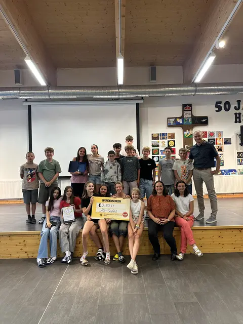 Schüler sammelten für Krebshilfe. | Foto: Mittelschule Seefeld