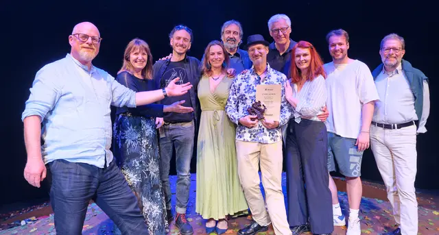 Zur interessantesten Aufführung im Stadttheater Mödling wurde in der letzten Saison  das Stück „Unten durch“ gewählt, Marcus Ganser (5. von rechts) zeichnete für die erfolgreiche Inszenierung verantwortlich. | Foto: Stadtgemeinde Mödling/cr