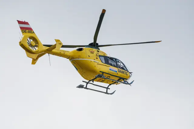 Der Rettungshubschrauber stand im Einsatz. (Symbolfoto) | Foto: stock.adobe.com/at/Elles Rijsdijk