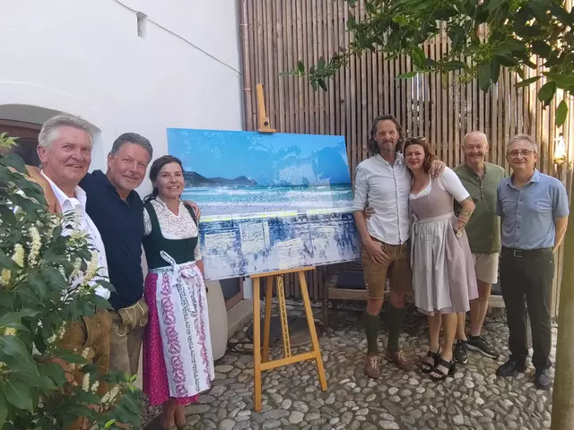 Franz Wimmesberger (Zweckal Musi), Franz und Heidi Buchner, Künstler Markus Habersatter mit Begleitung, Bürgermeister Gerhard Holzner und Mittelschuldirektor Hermann Pohn (v.l.n.r.). | Foto: Manfred Fischer