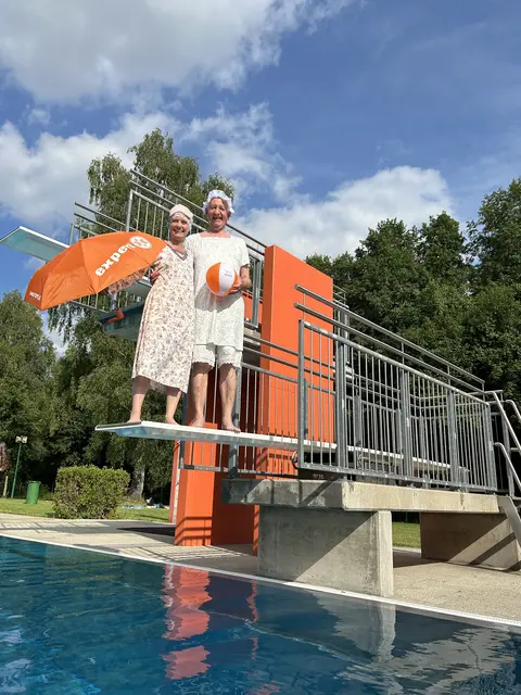 Sportstadtrat Eduard Hieß und das gesamte Team des Freizeitzentrums Waidhofen freuen sich auf zahlreiche Gäste und hoffen auf bestes Sommerwetter! | Foto: Stadtgemeinde Waidhofen