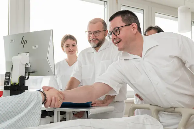 Aufgrund Hackls Expertise konnte das Klinikum Schärding nun auch einen Schilddrüsenschwerpunkt starten. Dieser ist erfolgreich angelaufen.  | Foto: OÖG