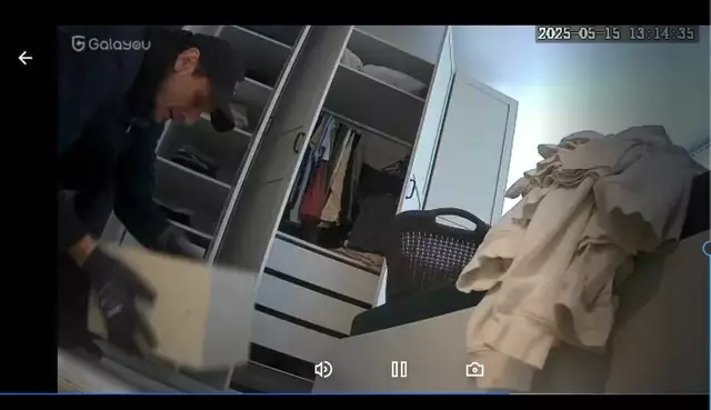 Die Bilder, mit denen jetzt nach dem mutmaßlichen Einbrecher gefahndet wird, wurden in der Wohnung aufgenommen.  | Foto: LPD Wien
