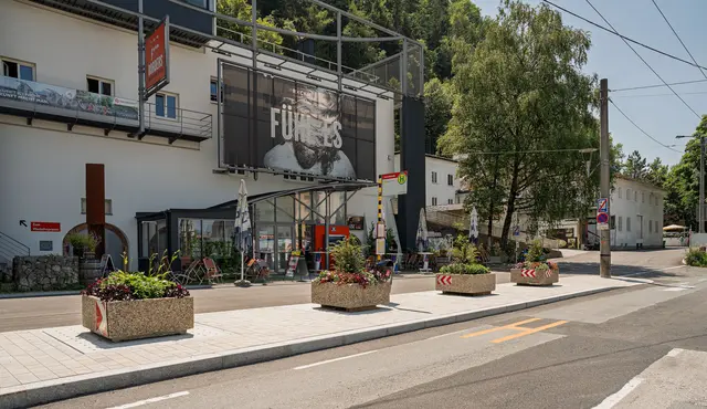 Die Arbeiten an der neuen Fahrradstraße am Hohen Weg entlang des Kapuzinerbergs schreiten planmäßig voran. | Foto: Stadt Salzburg/Alexander Killer