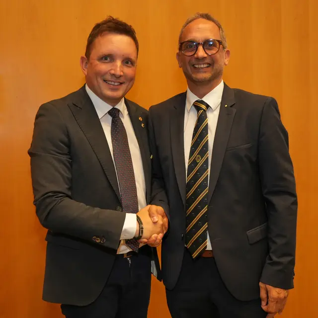 Martin Jost (links) übernahm die Präsidentschaft von Volker Meier (rechts).  | Foto: Walter Eder-Halbedl