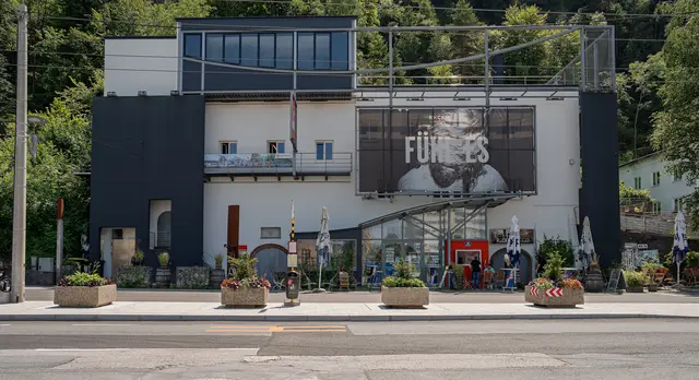 Die Arbeiten an der neuen Fahrradstraße am Hohen Weg entlang des Kapuzinerbergs schreiten planmäßig voran. | Foto: Stadt Salzburg/Alexander Killer