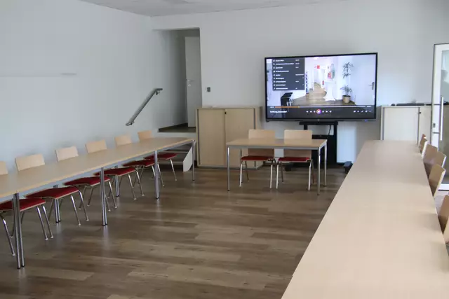 Der große Besprechungsraum der Arbeiterkammer im Erdgeschoß. | Foto: Martin Wurglits