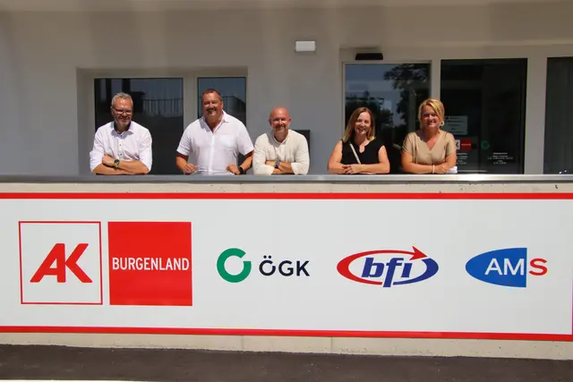 Sie stehen für die fünf angesiedelten Institutionen (von links): Reinhard (AK), Edmund Artner (ÖGB ), Hannes Dax (ÖGK), Petra Weber (BFI), Sonja Marth (AMS). | Foto: Martin Wurglits