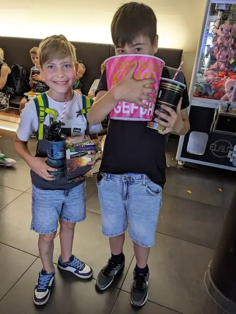Viel Spaß hatten die Kinder im Kino.  | Foto: Sport/Mittelschule Schubertviertel